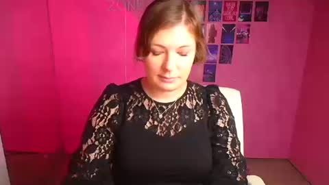 Molly online show from 11.11.25