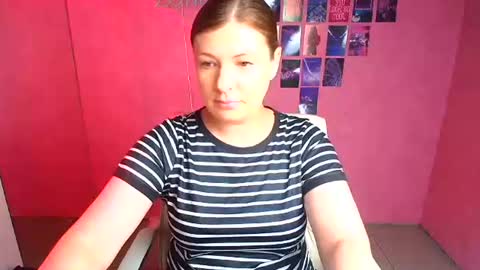 Snapshot of molly_mis chatting on 06.25.26 Molly online show from 06.25.26