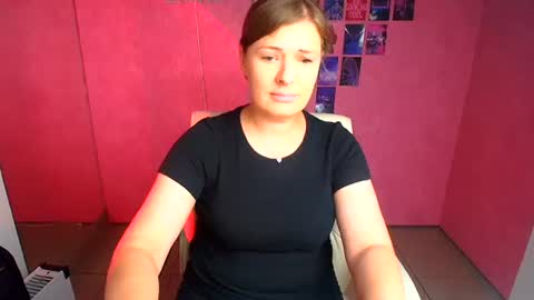 Snapshot of molly_mis chatting on 07.06.26 Molly online show from 07.06.26