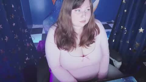 molly_moons online show from 10.17.25