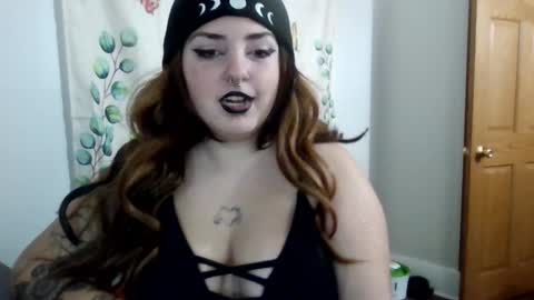 Snapshot of molly_moonxxx chatting on 11.26.25 molly_moonxxx online show from 11.26.25
