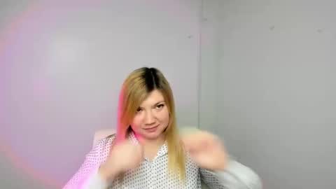 Molly online show from 02.10.25