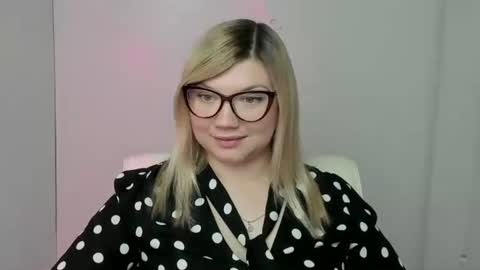 Molly online show from 10.09.25