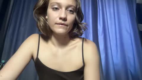 molly_poly online show from 11.22.25