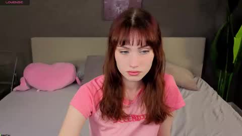 Snapshot of molly_rougge chatting on 11.12.25 Molly online show from 11.12.25