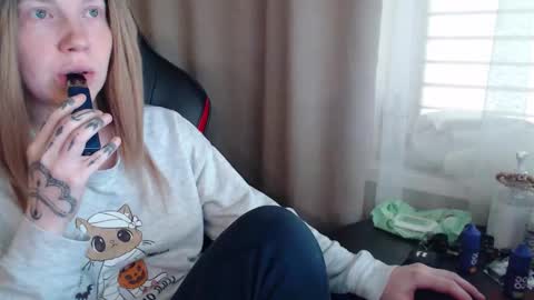 I have new photos come and see with love Molly online show from 09.24.25