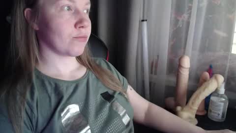 I have new photos come and see with love Molly online show from 03.19.26