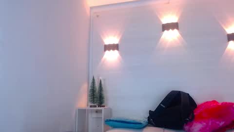 Molly Spears online show from 01.04.25