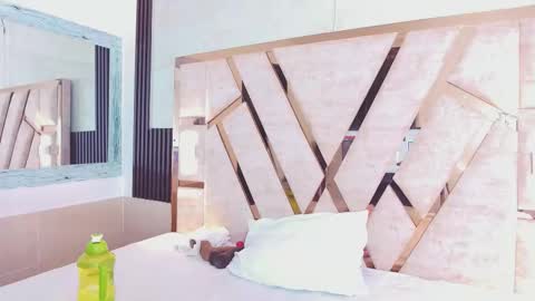 Snapshot of molly_sweetee chatting on 10.17.25 Yuli online show from 10.17.25