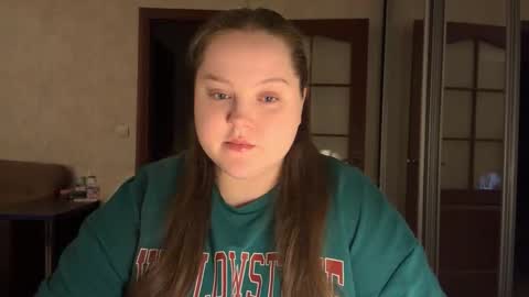 Snapshot of mollyas chatting on 04.18.26 Alice online show from 04.18.26