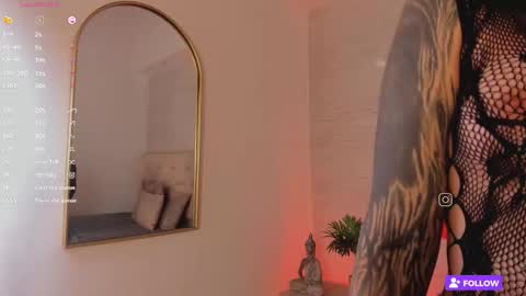 Snapshot of mollycb chatting on 11.15.25 mollycb online show from 11.15.25