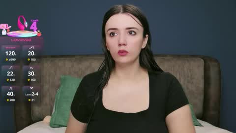 Snapshot of mollygreens chatting on 10.27.25 Molly online show from 10.27.25