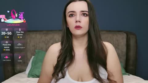 Snapshot of mollygreens chatting on 10.30.25 Molly online show from 10.30.25