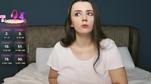 Snapshot of mollygreens chatting on 12.16.25 Molly online show from 12.16.25