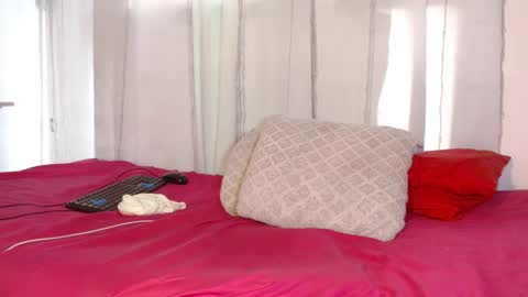  MOLLY  GUNSG online show from 12.28.24