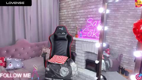 hi im Molly heregreat boobs big heart  warm pussy  online show from 03.11.25