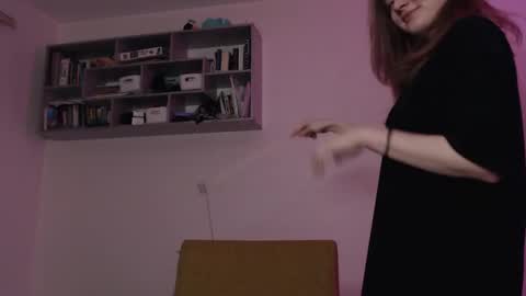 mollytucker online show from 02.22.25