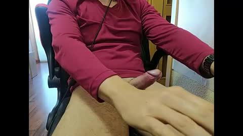 Snapshot of molom chatting on 01.17.25 molom online show from 01.17.25