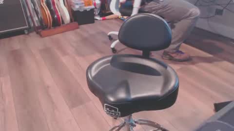 Snapshot of momer85 chatting on 12.30.24 momer85 online show from 12.30.24