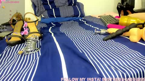 Mommy Cassie online show from 12.24.24