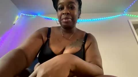 Snapshot of mommybud07 chatting on 07.09.26 THiKKUMZ online show from 07.09.26