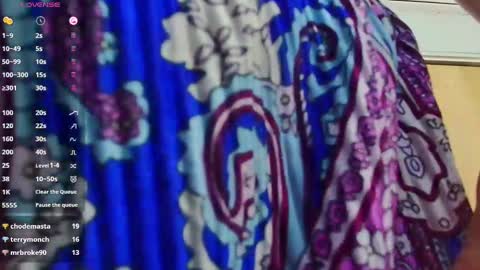 Snapshot of mommyissuess_ chatting on 02.25.25 Daphne online show from 02.25.25