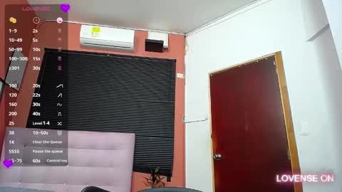 Snapshot of mommyissuess_ chatting on 03.06.25 Daphne online show from 03.06.25