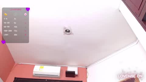 Snapshot of mommyissuess_ chatting on 03.08.25 Daphne online show from 03.08.25