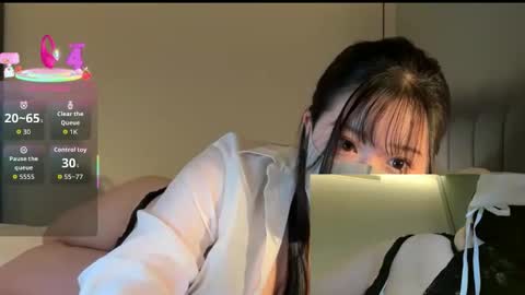 Snapshot of momo___0717 chatting on 11.04.25 momo___0717 online show from 11.04.25