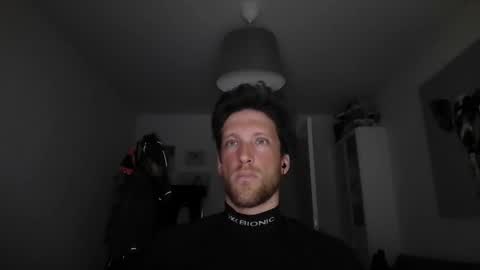 Snapshot of moms_little_monster chatting on 01.28.25 moms_little_monster online show from 01.28.25