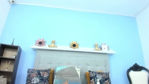 Snapshot of monalinda220 chatting on 10.28.25 paola online show from 10.28.25