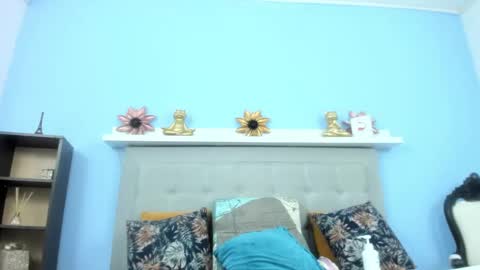 Snapshot of monalinda220 chatting on 10.31.25 paola online show from 10.31.25