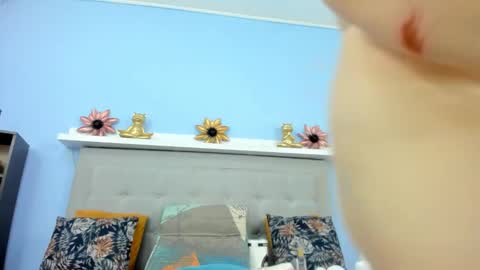 Snapshot of monalinda220 chatting on 12.03.25 paola online show from 12.03.25