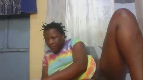 Snapshot of monalisaah chatting on 12.15.25 monalisaah online show from 12.15.25