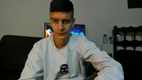 Snapshot of monarquia_ chatting on 12.09.24 nicolas online show from 12.09.24