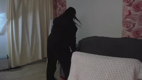 Snapshot of monasteel chatting on 02.28.25 Monica online show from 02.28.25