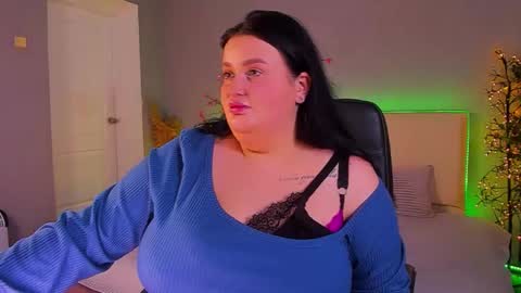 Snapshot of monasteel chatting on 12.03.25 Monica online show from 12.03.25