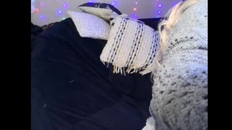 Snapshot of monica_lily chatting on 02.13.25 Monica online show from 02.13.25