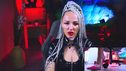 Monika online show from 02.10.25