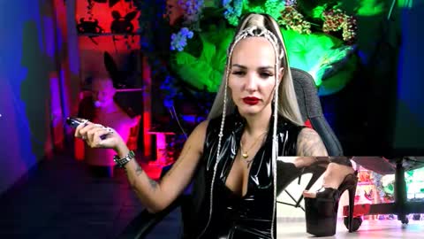 Monika online show from 10.14.25