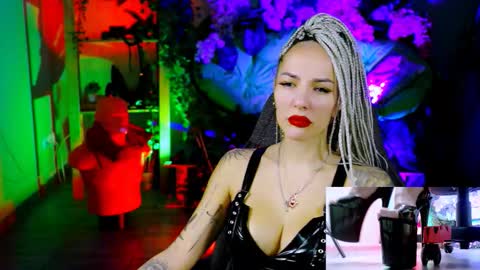 Snapshot of monicamaxwel chatting on 01.12.26 Monika online show from 01.12.26