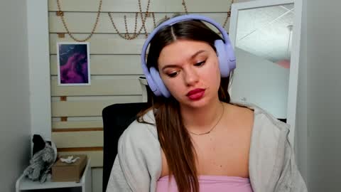 Monika online show from 01.19.25