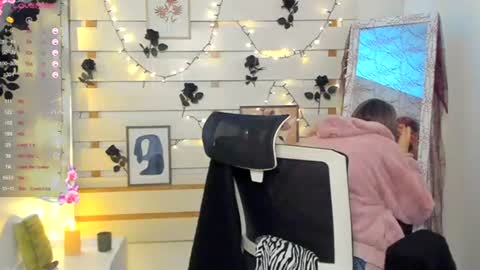 Monika online show from 10.30.25