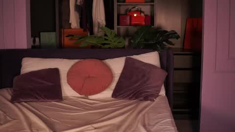 Moni online show from 04.20.26