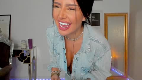 Alessia online show from 01.06.25