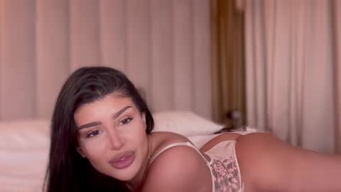 Alessia online show from 10.06.25