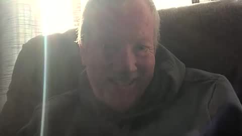 Snapshot of monkeedance chatting on 11.25.25 Monkee Dance online show from 11.25.25