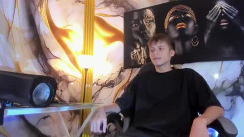 Snapshot of mono_blonde chatting on 10.03.25 mono_blonde online show from 10.03.25