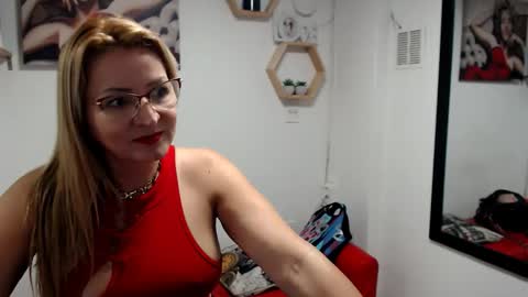 Snapshot of monserrat_diva chatting on 01.14.26 monserrat_diva online show from 01.14.26