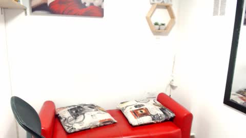 Snapshot of monserrat_diva chatting on 02.18.26 monserrat_diva online show from 02.18.26